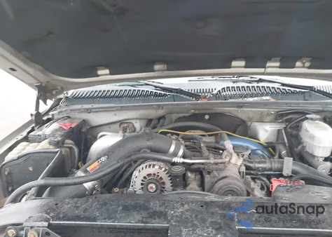 2004 GMC Sierra K2500 Heavy Duty from USA, damaged, VIN 1GTHK23164F118926